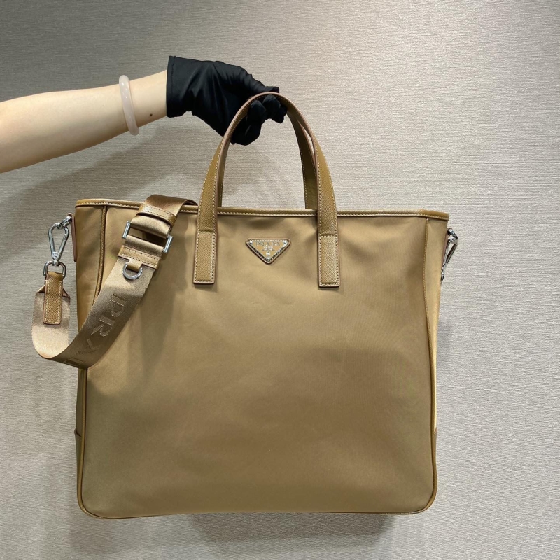 Pra*a shopping bags